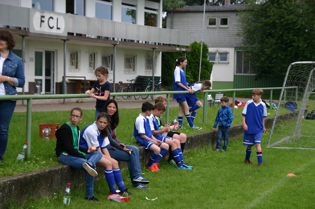Diözesanes Messdienerfußballturnier Leimersheim (12. Juni 2016) © Christine Lormes, Waltraud Liedke, Matthias Peck, Christian Liebel